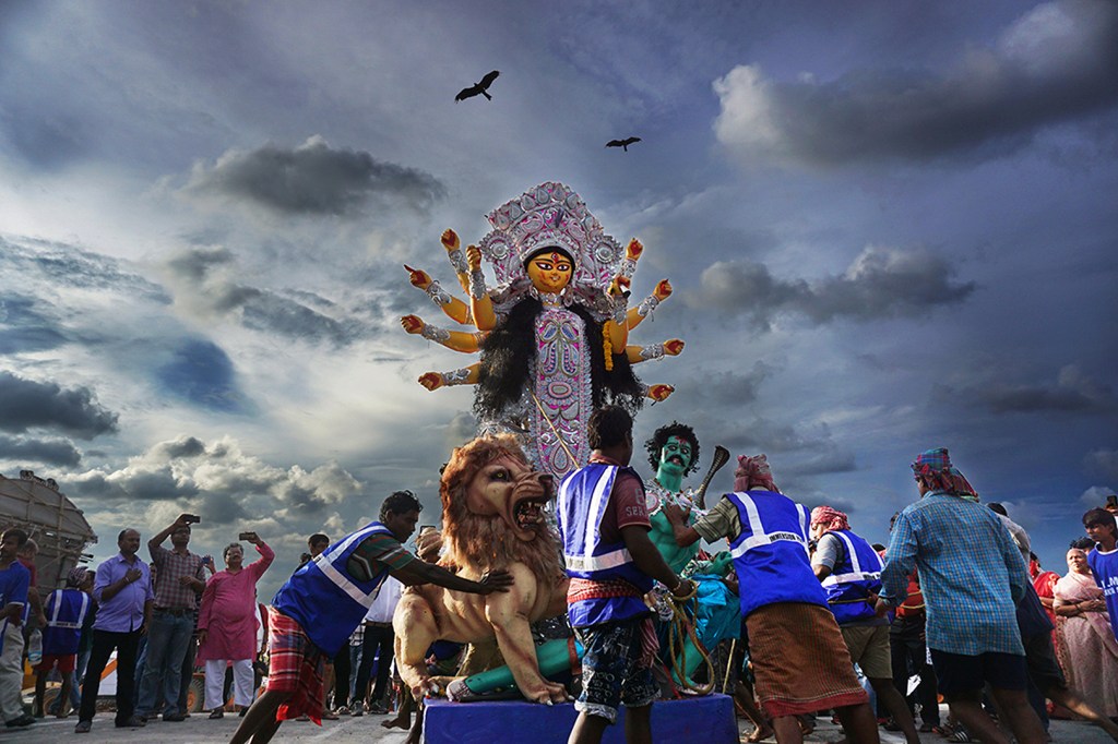 SOIL TO SOUL – A complete photo documentary on the fate of the idol of Goddess mother “Durga”.